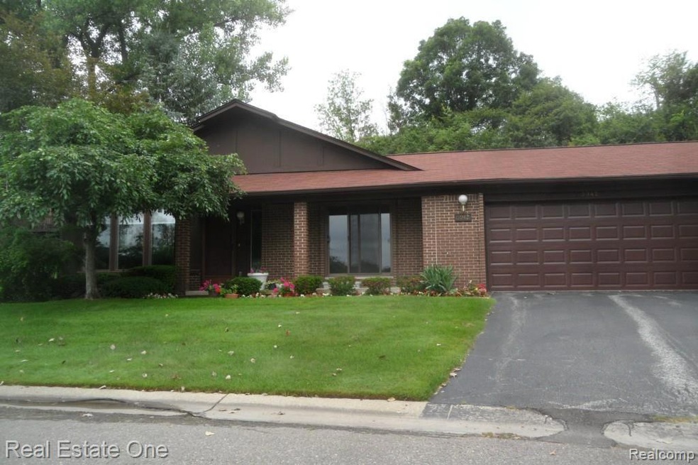 3942 Moselle St, West Bloomfield, MI 48323 - photo 1