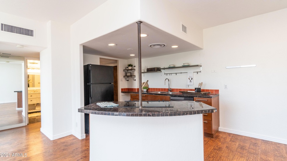 207 W Clarendon Ave Unit 2A-20