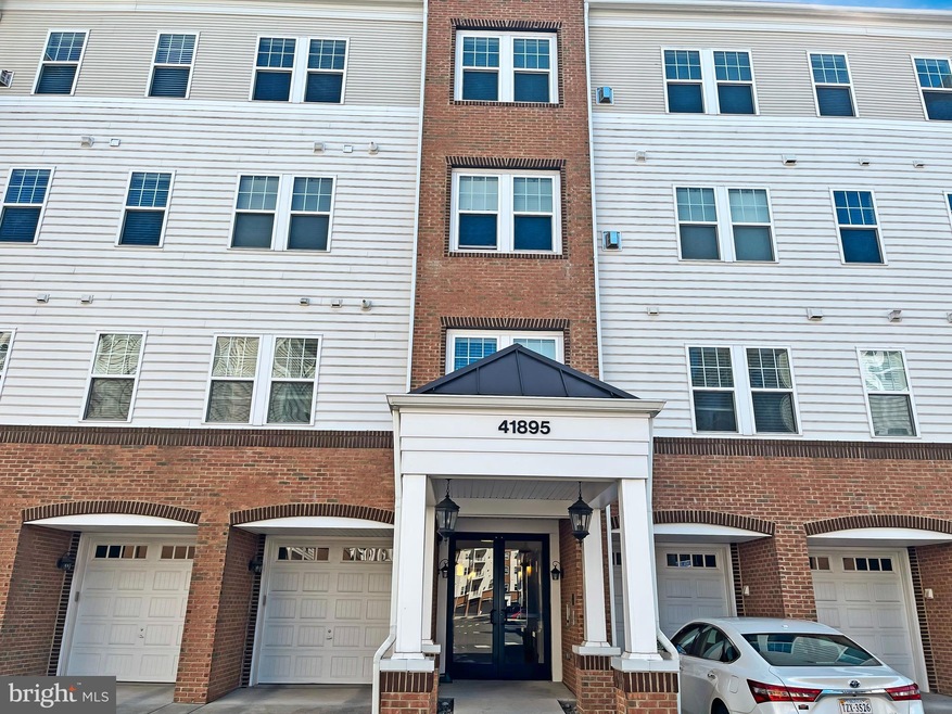 41895 Cathedral Valley Square unit 300, Aldie, VA 20105 - photo 1