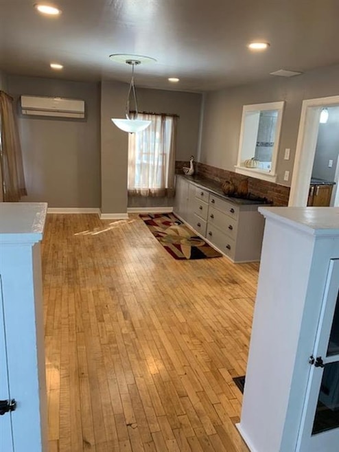 431 W 11th Ave, Oshkosh, WI 54902 - photo 1