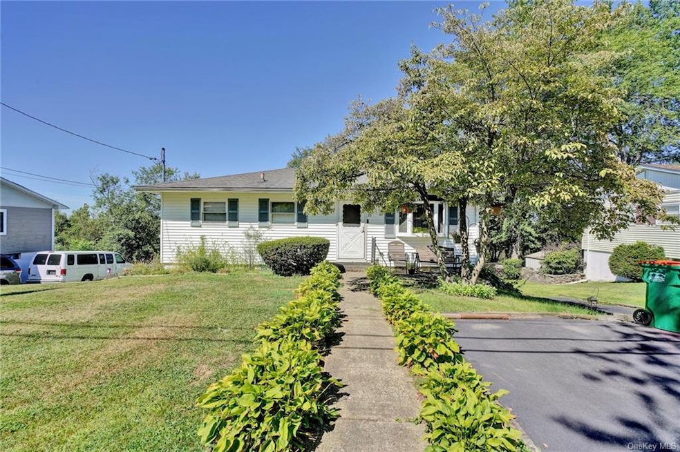 13 Fleetwood Dr, Newburgh, NY 12550 - photo 1