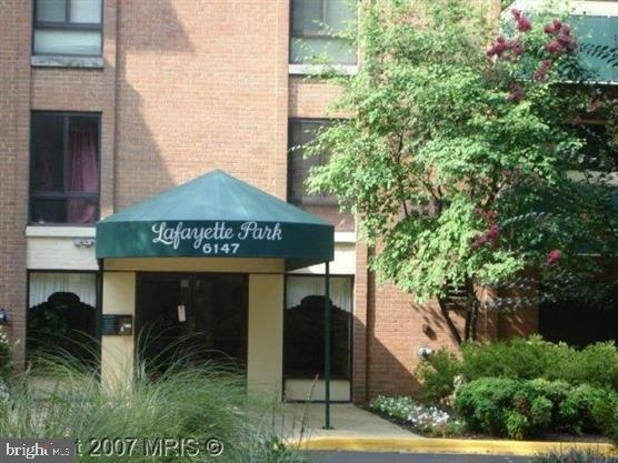 6147 Leesburg Pike unit 108, Falls Church, VA 22041 - photo 1