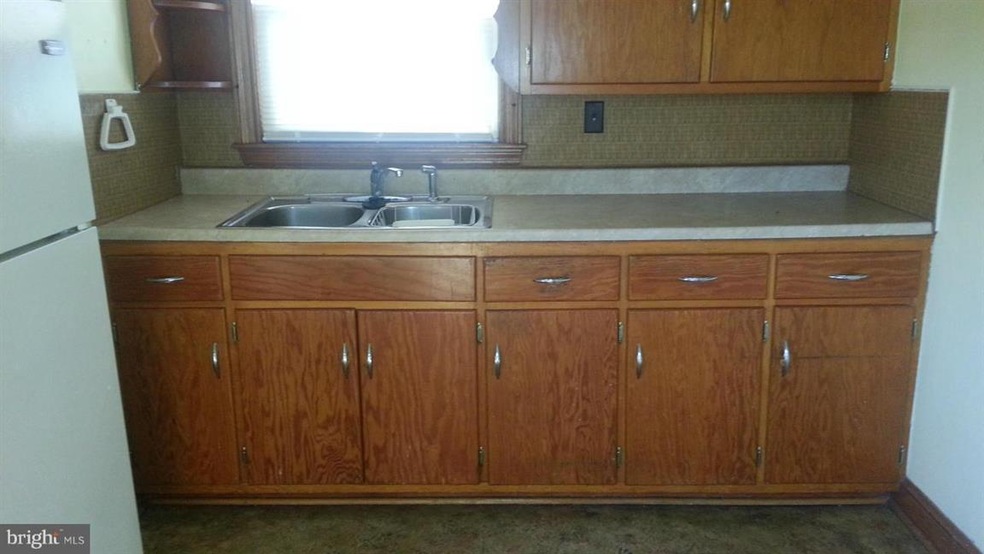 50 Independence St unit 3C, Berkeley Springs, WV 25411 - photo 1