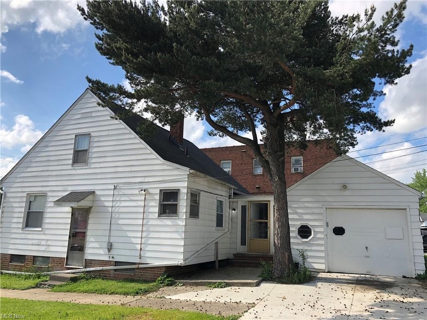 5181 Warrensville Center Rd, Maple Heights, OH 44137 - photo 1