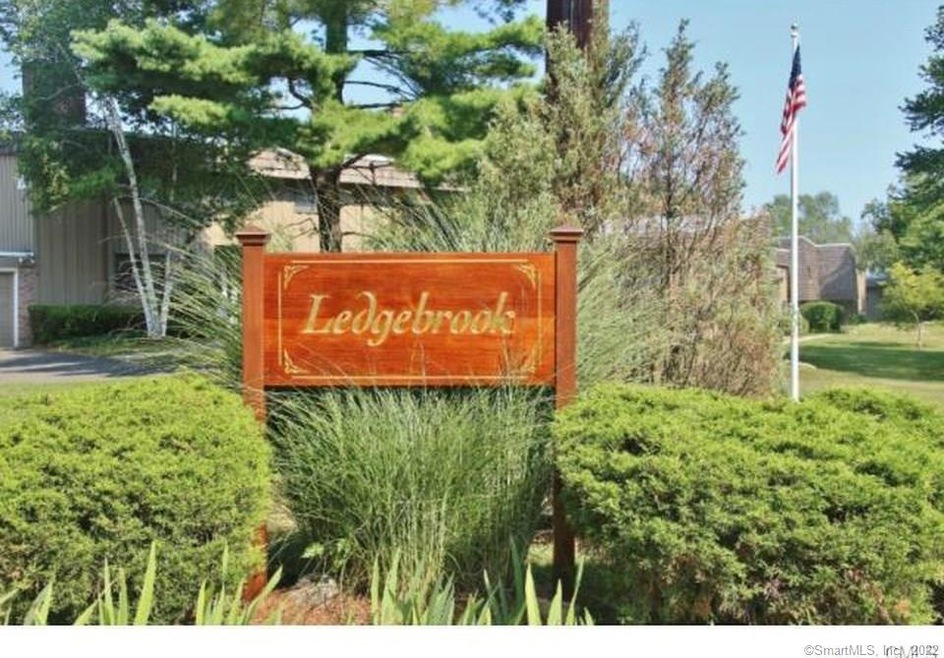 90 Gillies Ln unit 90, Norwalk, CT 06854 - photo 1