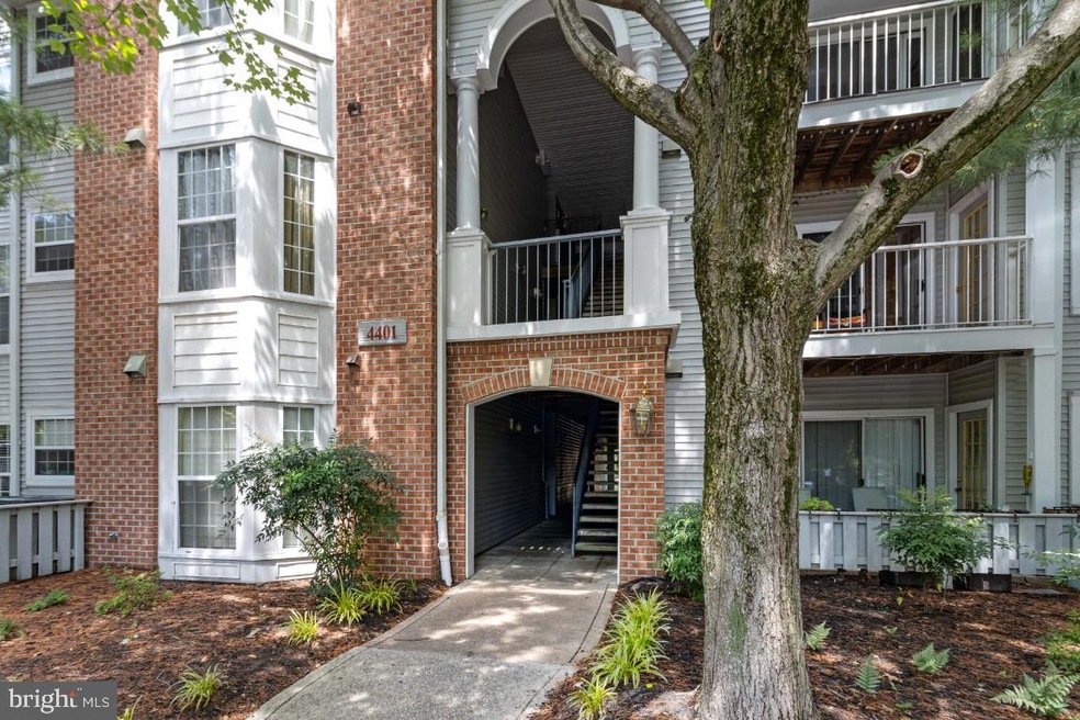 4401 Silverbrook Ln unit B303, Owings Mills, MD 21117 - photo 1