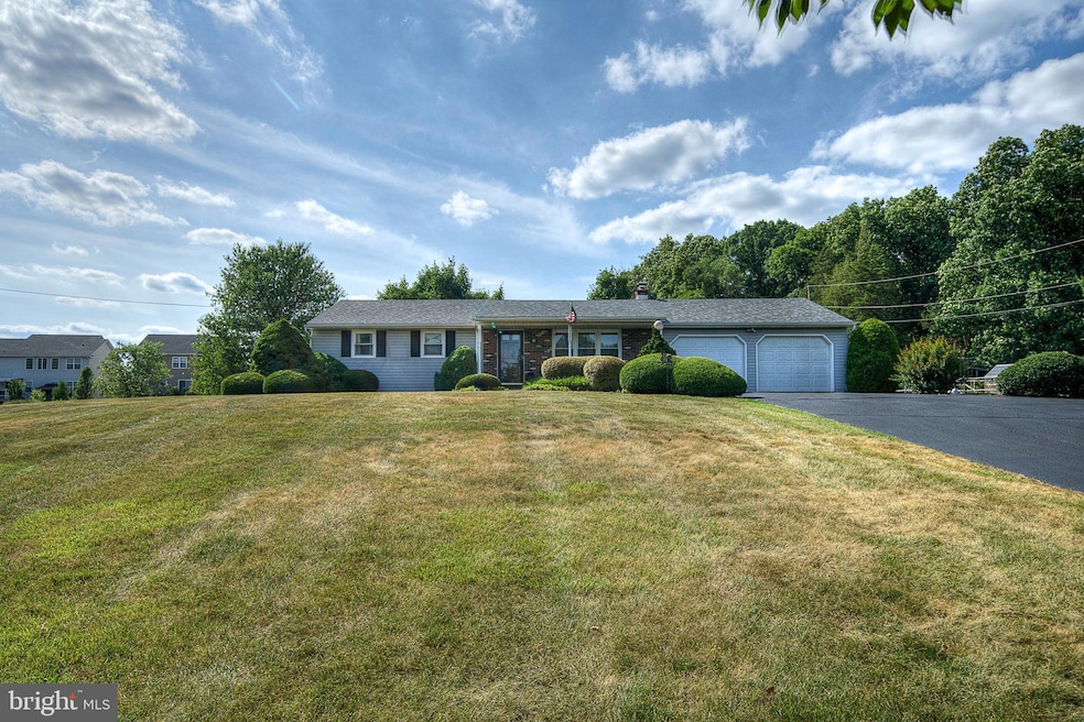 2281 E Buck Rd, Pennsburg, PA 18073 - photo 1