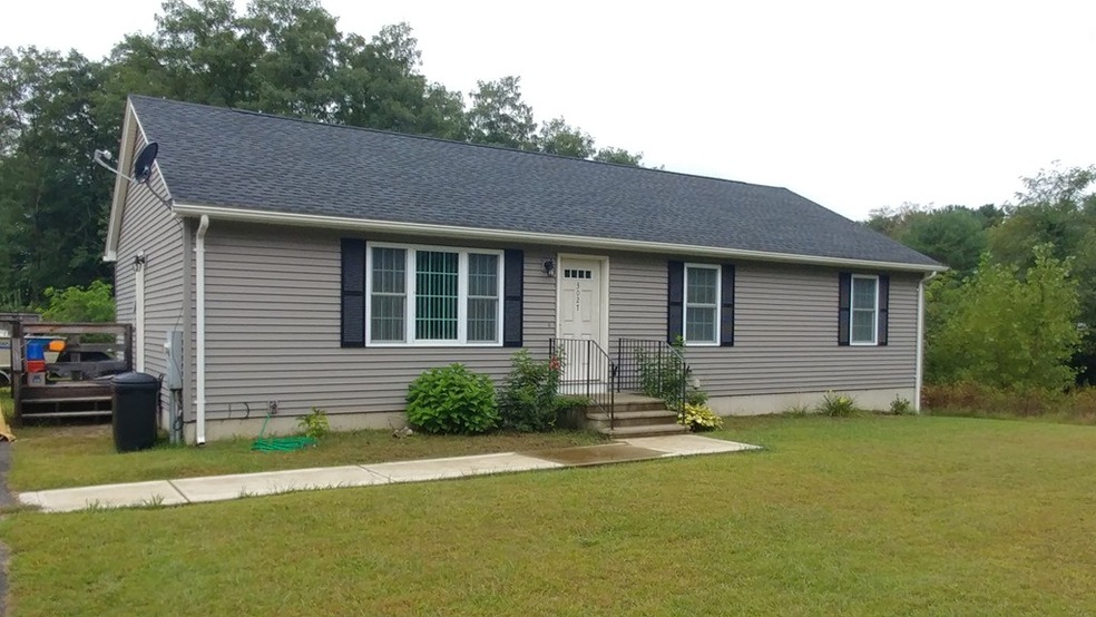 3027 Thorndike St, Palmer, MA 01069 - photo 1