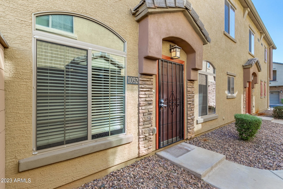 1350 S Greenfield Rd unit 1052, Mesa, AZ 85206 - photo 1