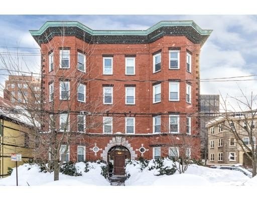 18 Centre St unit 305, Cambridge, MA 02139 - photo 1