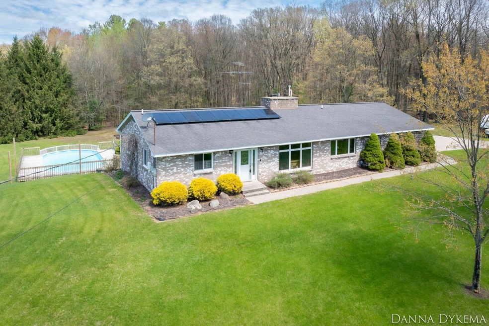 1-web-or-mls-1475-10-mile-rd-ne