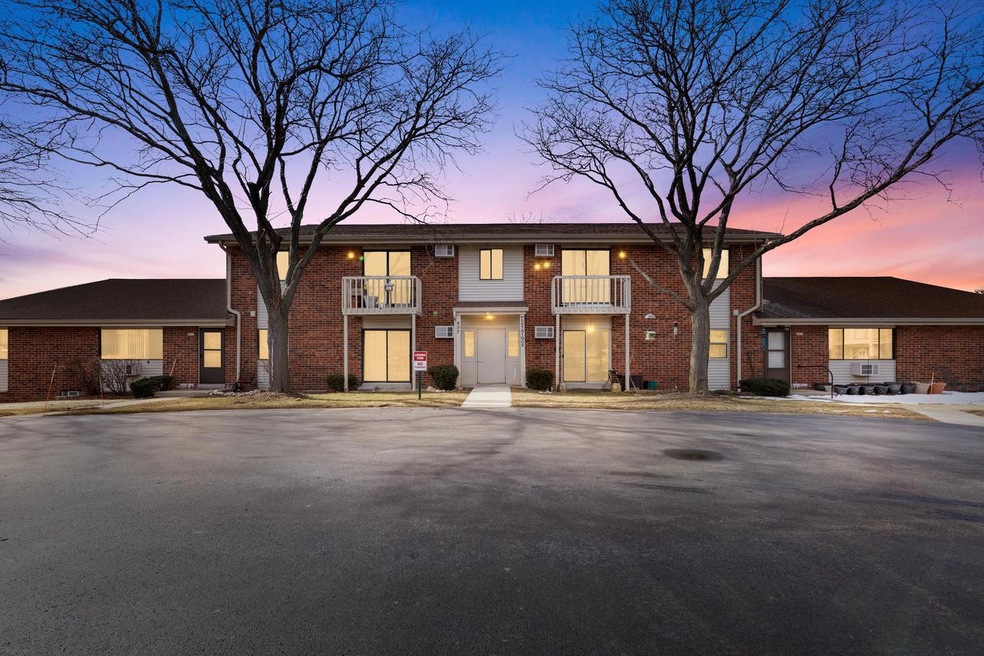 637 Westridge Dr #8-1