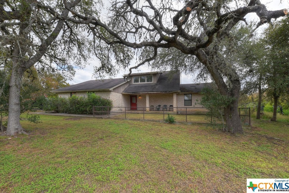 722 Thousand Oaks Loop, San Marcos, TX 78666 - photo 1