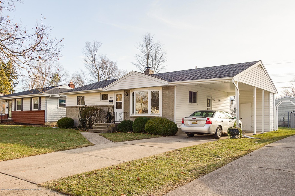 200 E Syringa Dr, Lansing, MI 48910 - photo 1