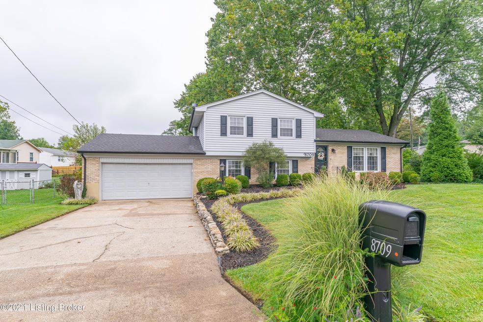 8709 Gainsborough Dr L-1