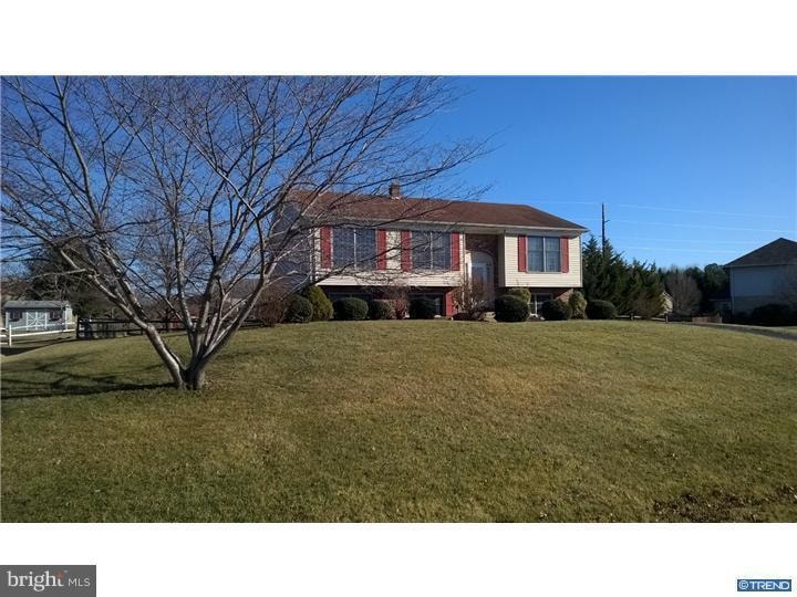 113 Michael Ln, Bear, DE 19701 - photo 1