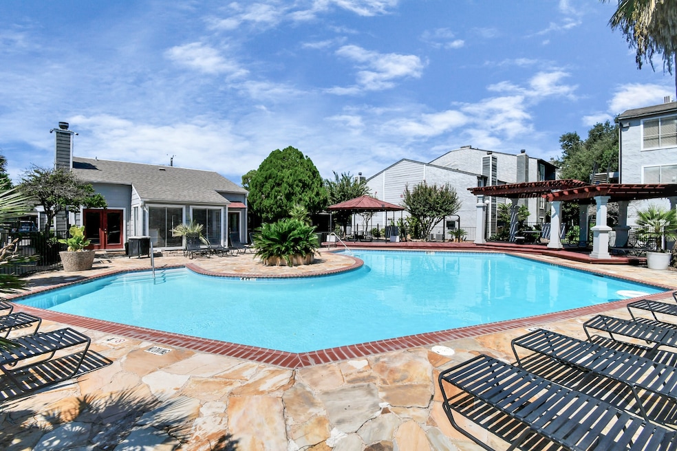 5959 Bonhomme Rd unit 289R, Houston, TX 77036 - photo 1