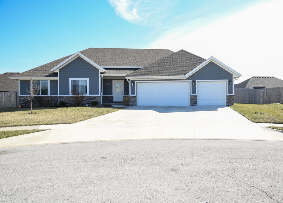 1684 E Fort Sumter Ct, Republic, MO 65738 - photo 1