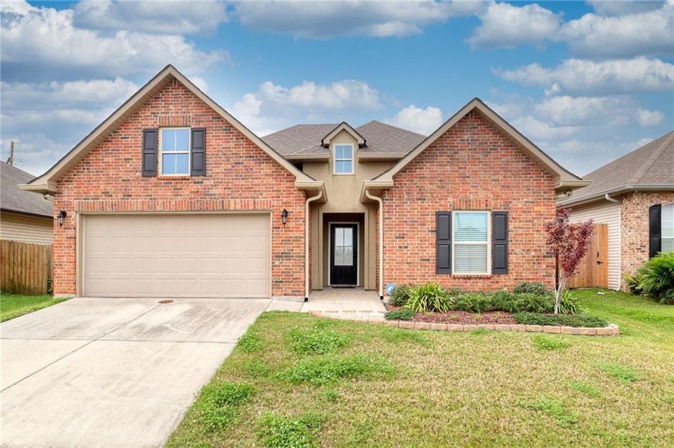 4513 Bay View Dr, Marrero, LA 70072 - photo 1