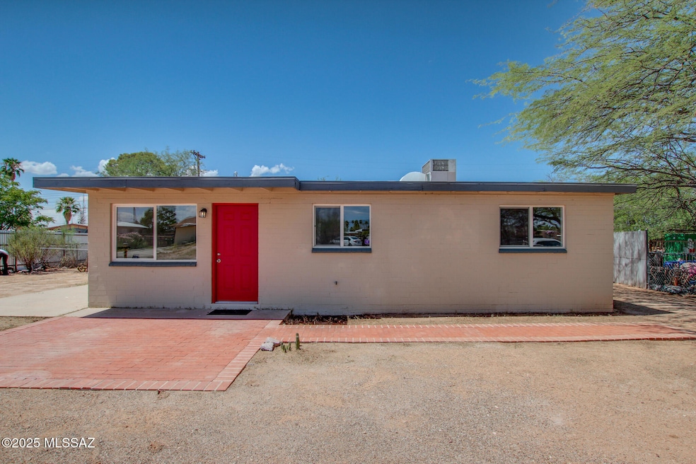 2018 S Cloverland Ave, Tucson, AZ 85711 - photo 1