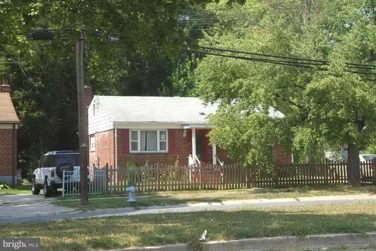 13114 Parkland Dr, Rockville, MD 20853 - photo 1