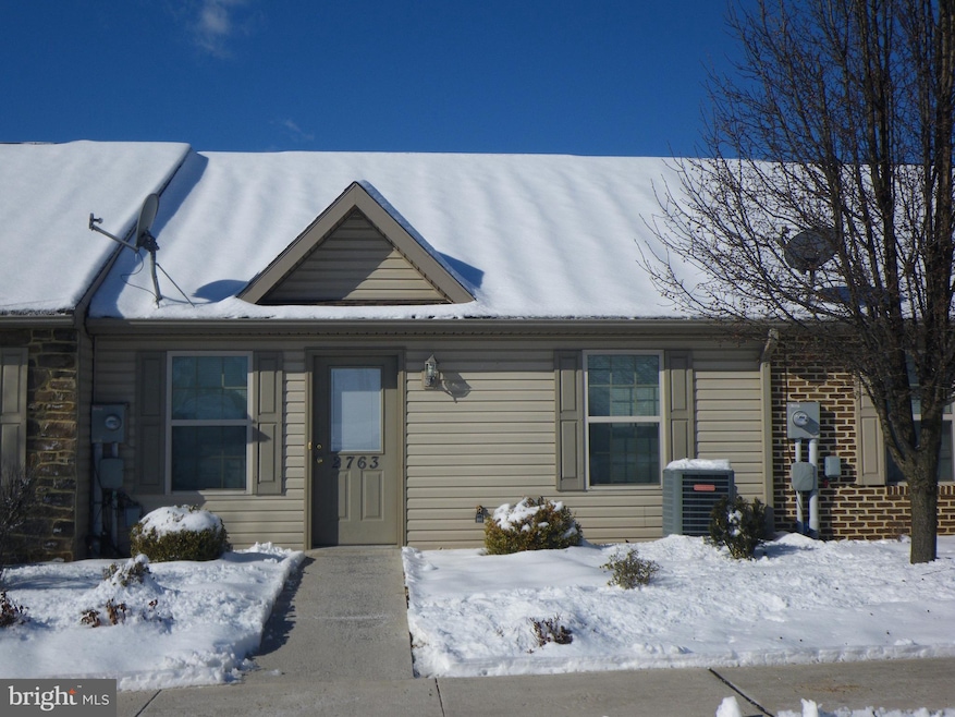 2763 Roosevelt Dr, Chambersburg, PA 17201 - photo 1