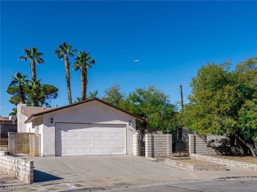 2660 Diamante Cir, Las Vegas, NV 89121 - photo 1