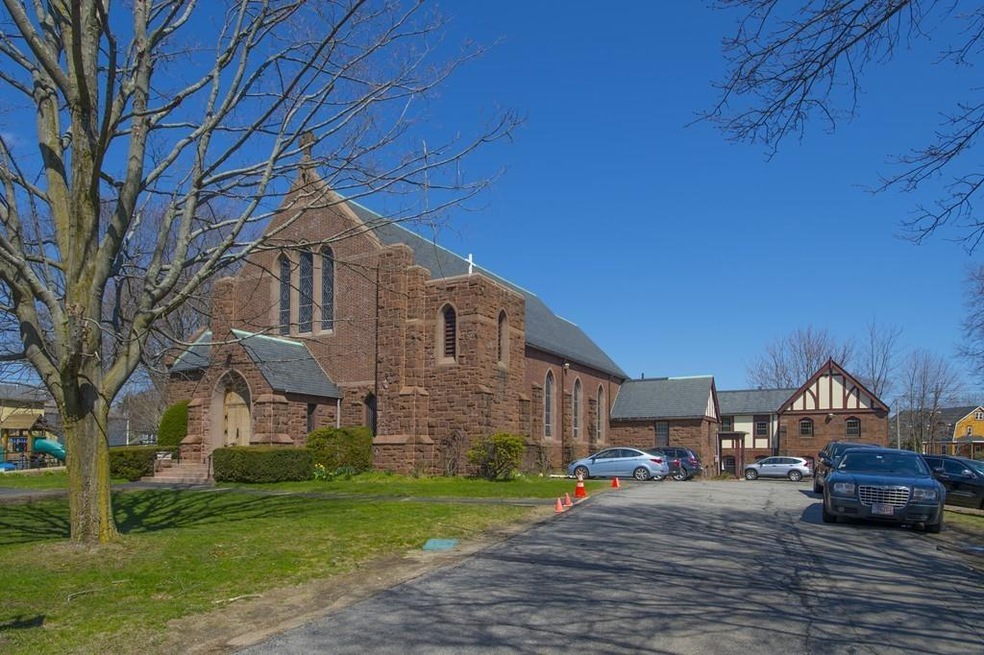 1900 Commonwealth Ave, Auburndale, MA 02466 - photo 1