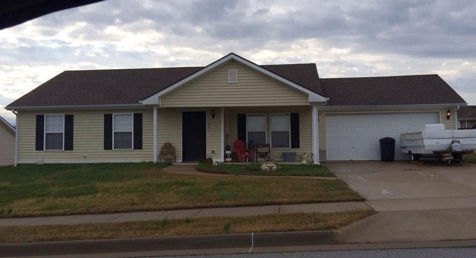 1441 Colonel Hawthorne Dr, Prairie Grove, AR 72753 - photo 1