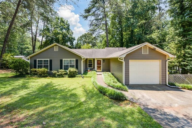Beautiful 3BD/2BA ranch home on corner lot!
