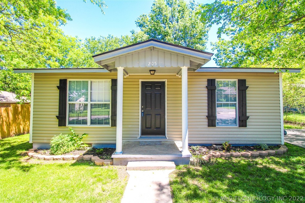 205 S 5th St, Eufaula, OK 74432 - photo 1