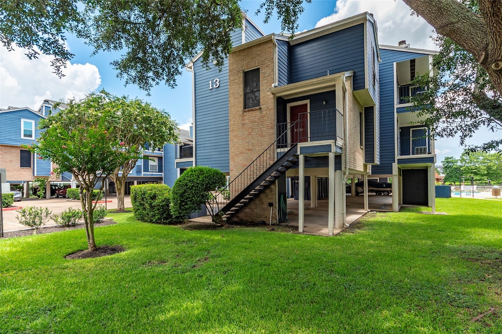18515 Egret Bay Blvd unit 1301, Houston, TX 77058 - photo 1