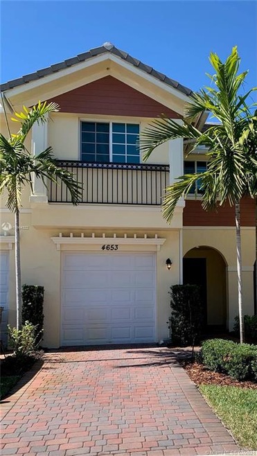 4653 Horseshoe Cir unit B, Davie, FL 33325 - photo 1