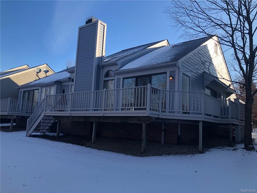 2431 Loch Creek Way, Bloomfield Hills, MI 48304 - photo 1