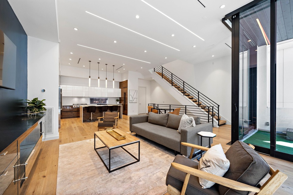 815 W 24th St unit B, Houston, TX 77008 - photo 1