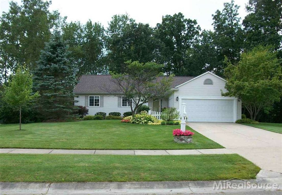 419 Cove View Dr, Waterford, MI 48327 - photo 1