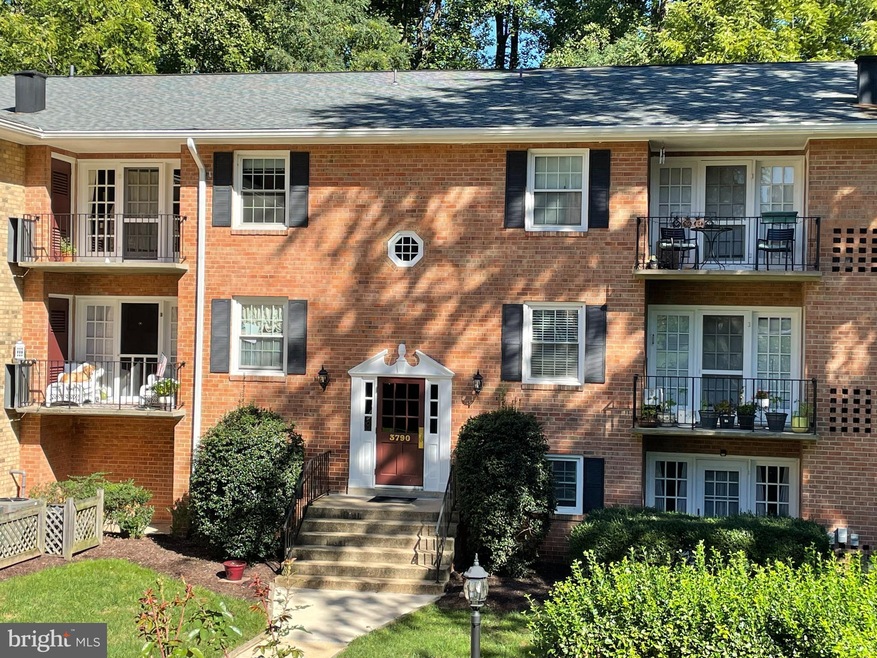 3790 Lyndhurst Dr unit 203, Fairfax, VA 22031 - photo 1