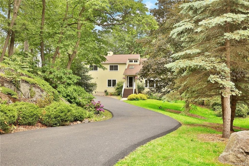 10 Marisa Ct, Montrose, NY 10548 - photo 1