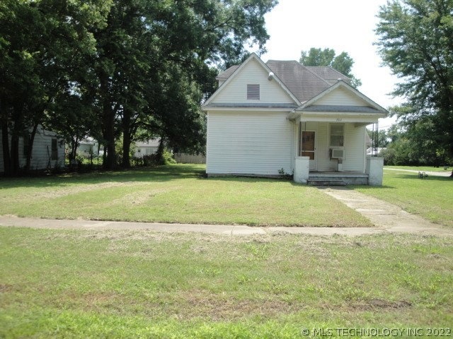 Located on corner of 5th and Cherokee Avenue