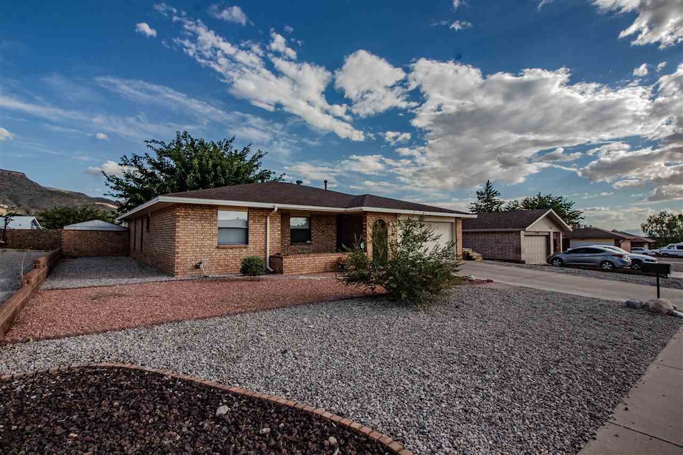 3208 Thunder Rd, Alamogordo, NM 88310 - photo 1