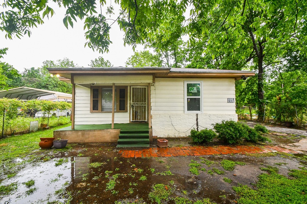 744 Lovers Ln, Houston, TX 77091 - photo 1