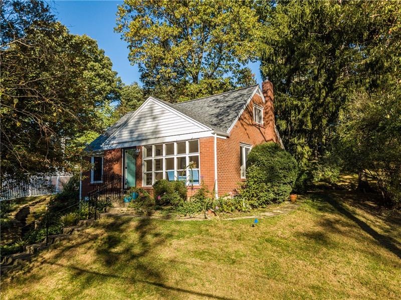 Welcome to 224 Rockingham Road in O'Hara Township.