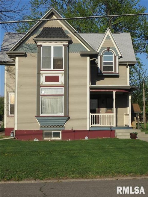 832 S State St, Lincoln, IL 62656 - photo 1