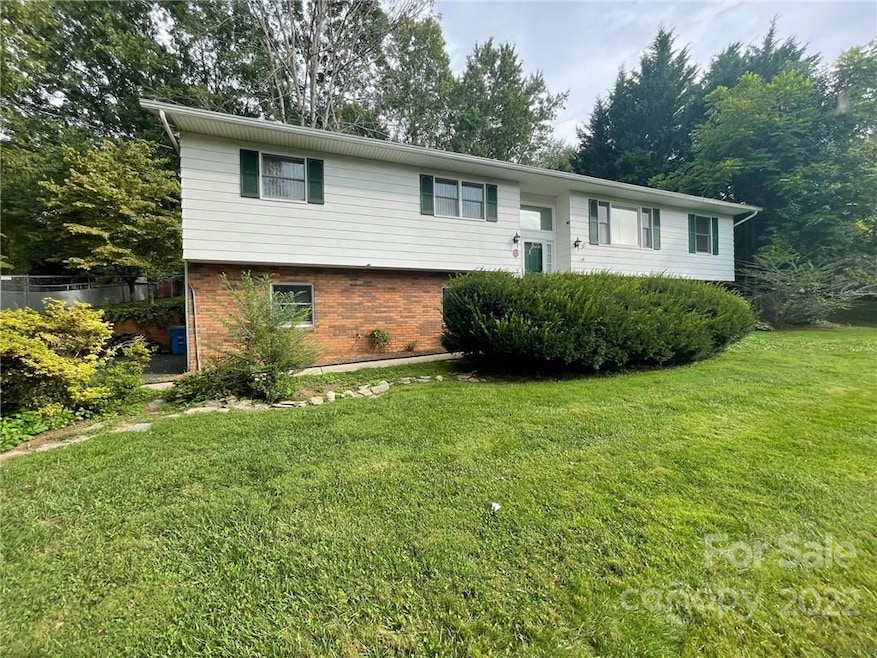 6 Fieldcrest Cir, Asheville, NC 28806 - photo 1