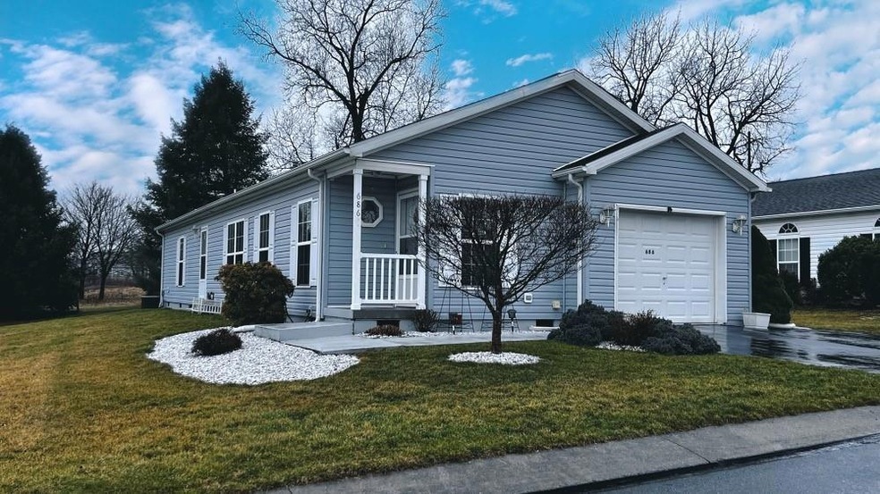 686 Biltmore Ave, Easton, PA 18040 - photo 1