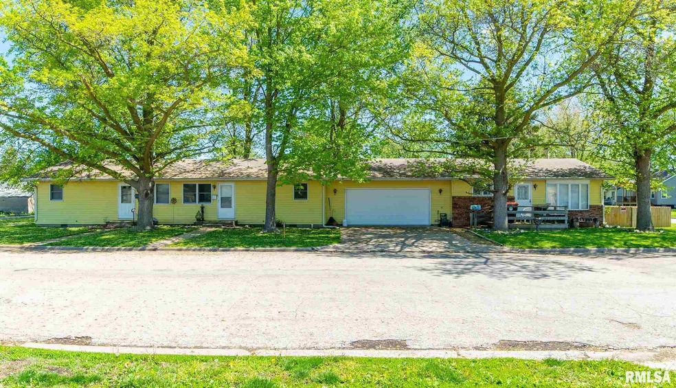 1122 Delavan St unit 1118 Delavan, Lincoln, IL 62656 - photo 1