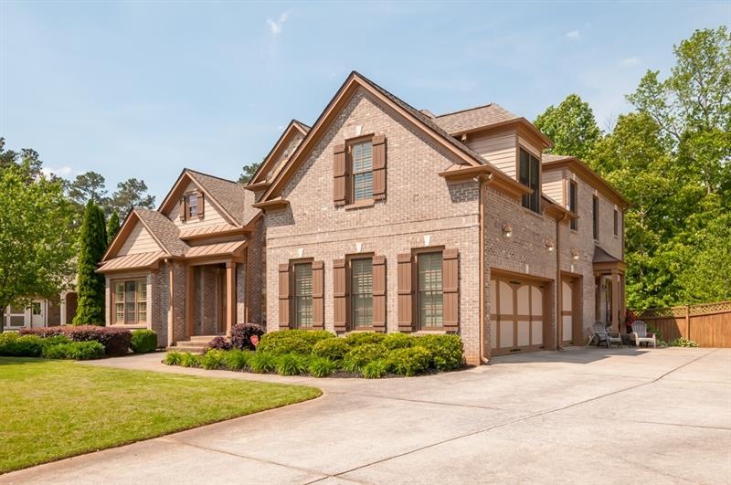 3 Sides Brick, side entry 3 car garage