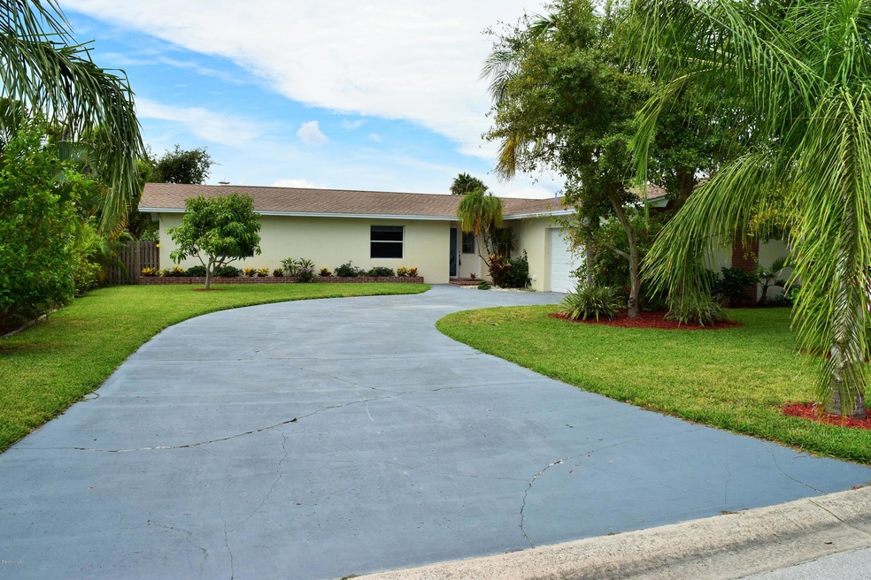 FANTASTIC CURB APPEAL!