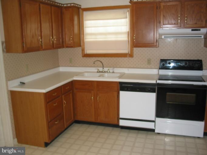 65 S Hummingbird St, Keyser, WV 26726 - photo 1