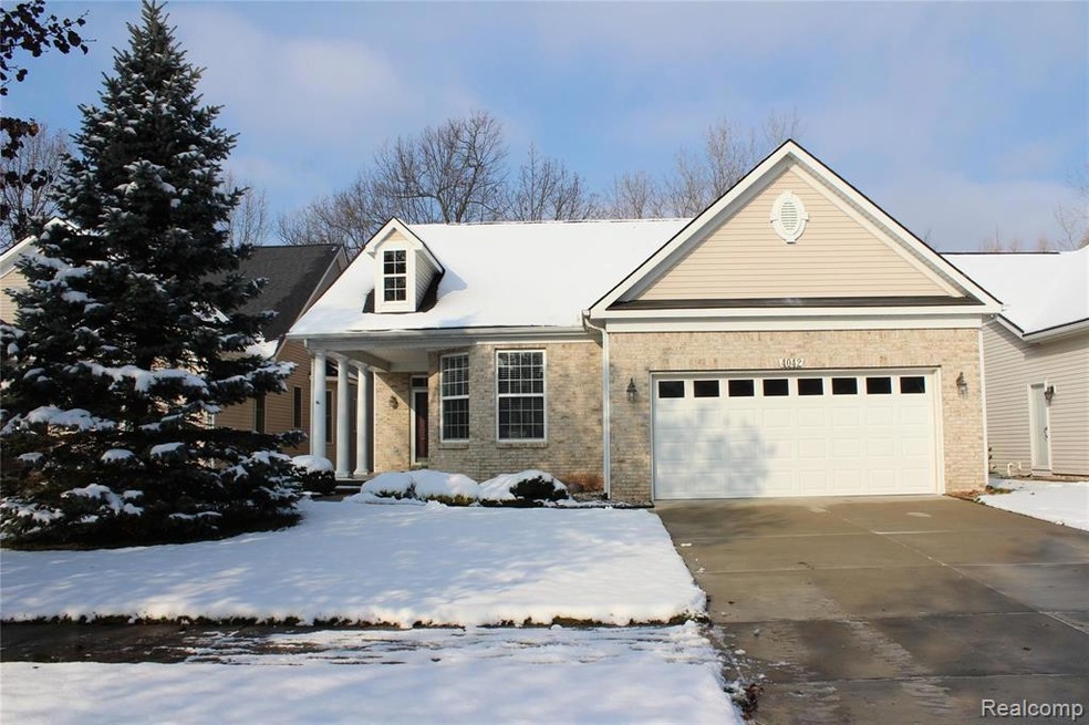 4042 Hillsdale Dr unit 250, Auburn Hills, MI 48326 - photo 1